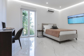 The Crown Black and White rooms Cagliari
